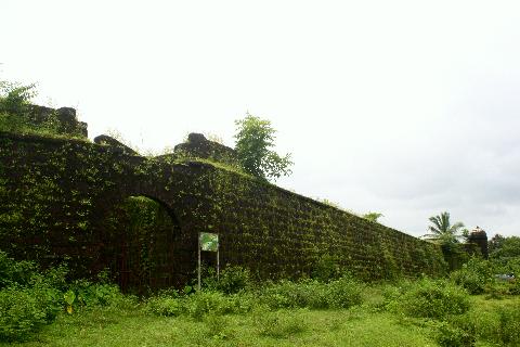 Alorna Fort Pernem - Download Goa Photos